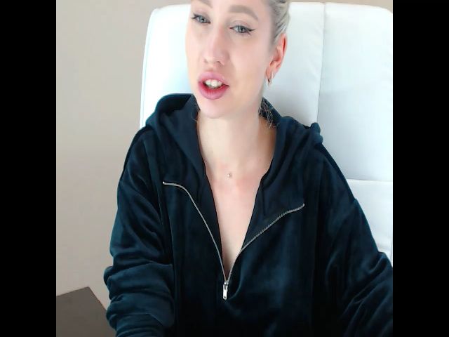 Live sex webcam photo for Miss_Sylvia #271069435