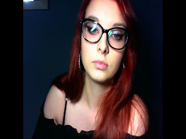 Live sex webcam photo for VirginLuna18 #271071903