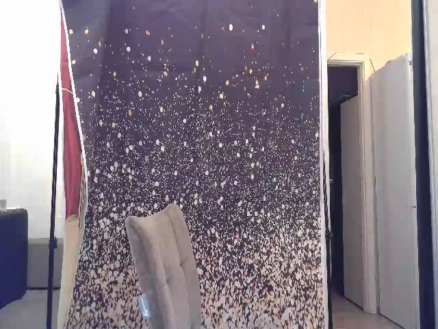 Live sex webcam photo for AzizaRed #271074930