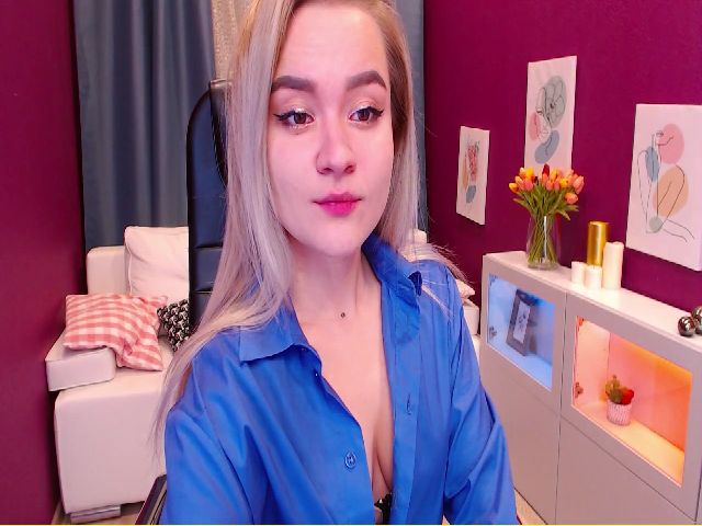 Live sex webcam photo for Kara_Smith #271075567