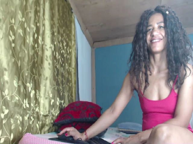 Live sex webcam photo for Hornyebony_ #271066333