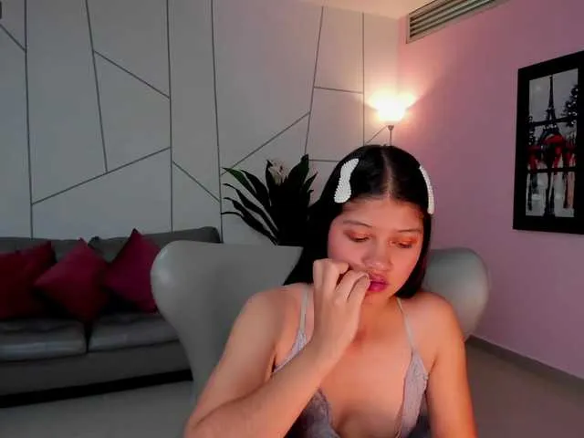 Live sex webcam photo for MandyWolf #271068980