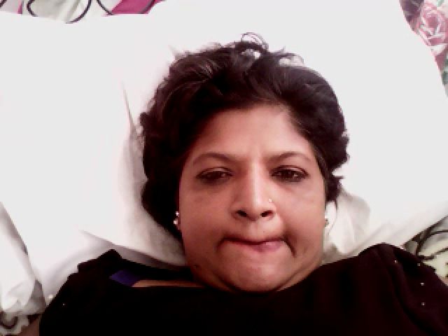 Live sex webcam photo for Indianbarbie3 #271066716