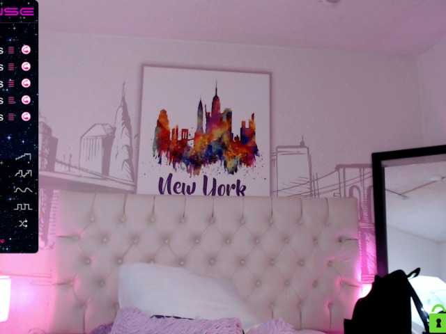 Live sex webcam photo for emilistone #271065338