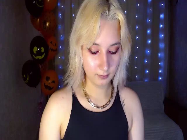 Live sex webcam photo for Star_Laura #271074253