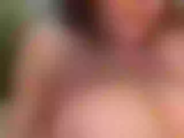 Live sex webcam photo for LucyAllenX #271065211