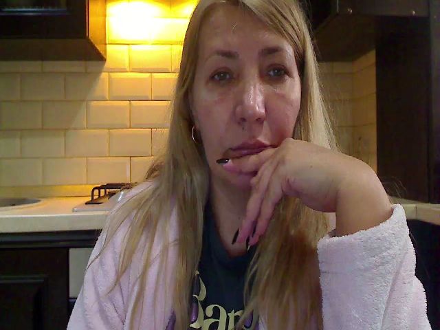 Live sex webcam photo for HeyHeyGrey #271064127