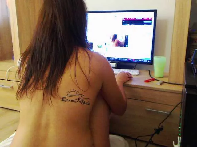 Live sex webcam photo for aryahunt #271068833