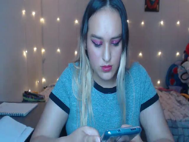 Live sex webcam photo for Sammy_branw18 #271061932