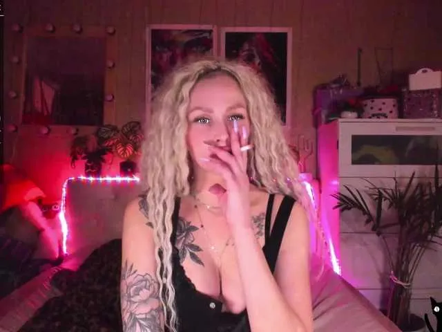 Live sex webcam photo for CatSeeYeah #271059662