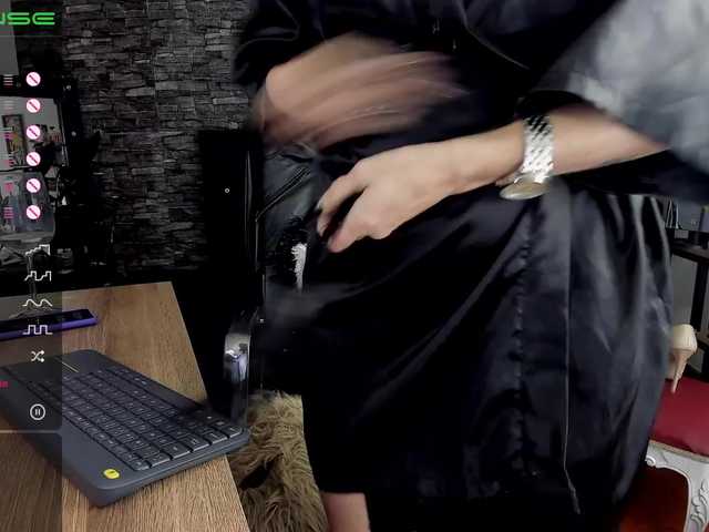 Live sex webcam photo for AndreMistress #271059783