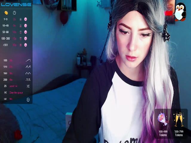 Live sex webcam photo for EmmaBlakee #271061453