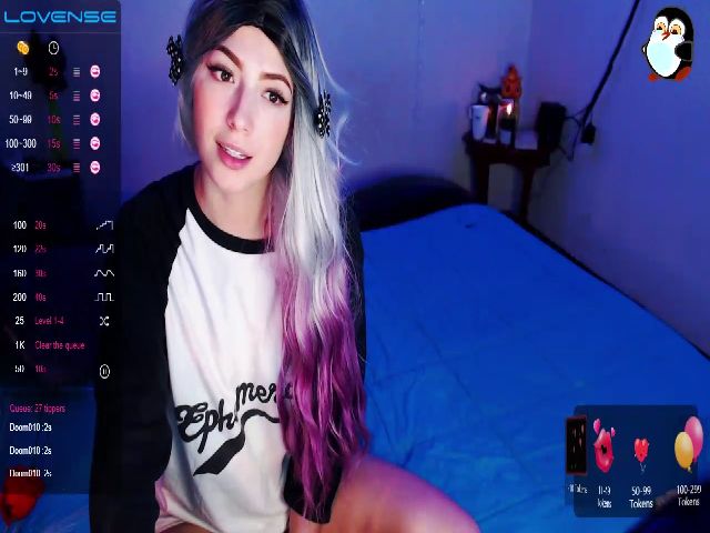 Live sex webcam photo for EmmaBlakee #271063797