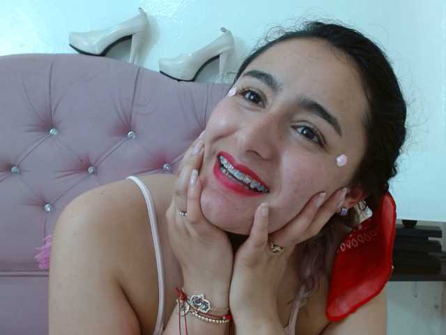 Live sex webcam photo for meridasweet #271073613