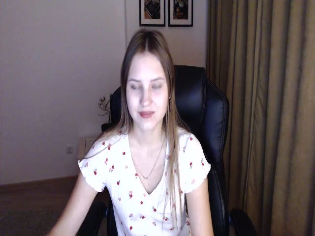 Live sex webcam photo for AngelaOwen #271071323
