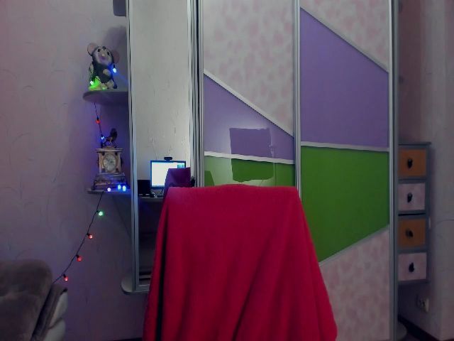 Live sex webcam photo for HannaLismont #271067749