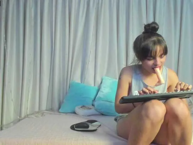 Live sex webcam photo for Camila-Foster #271060053