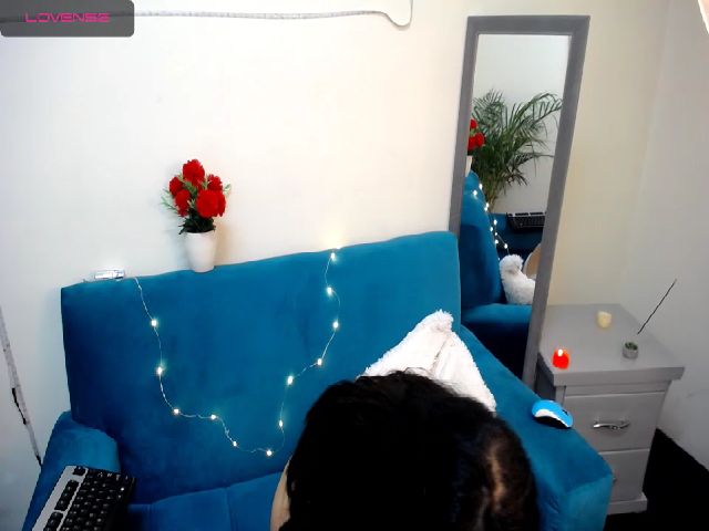 Live sex webcam photo for Luci_moon1 #271060397