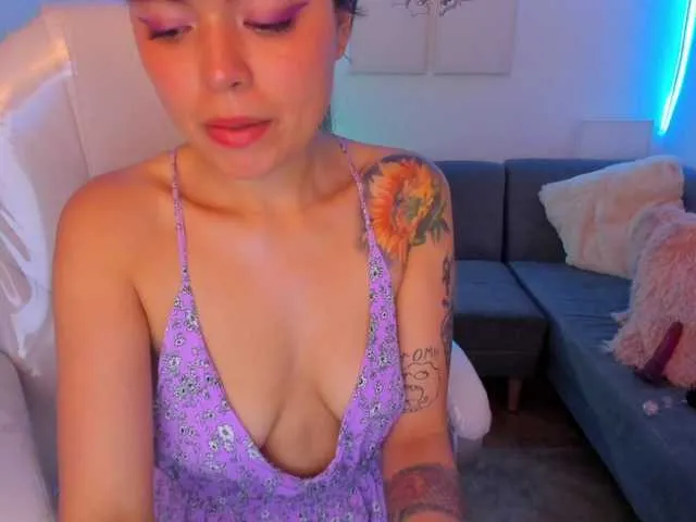 Live sex webcam photo for reiven-brown #271082751