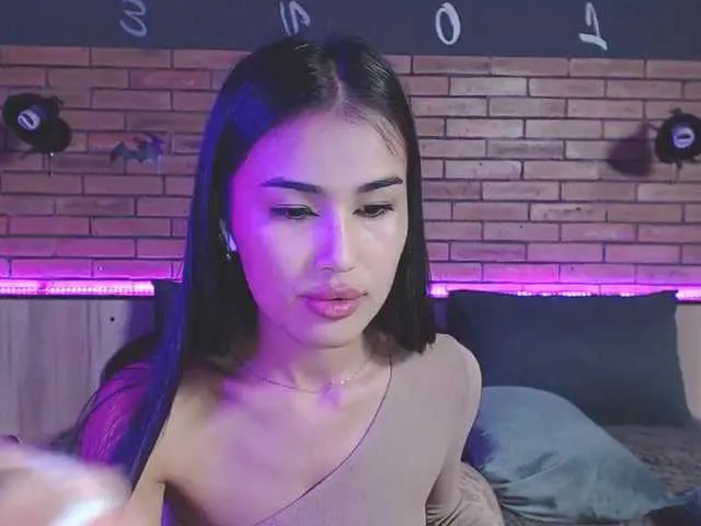 Live sex webcam photo for full-moon #271082736