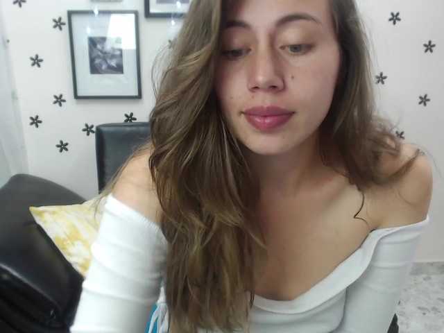 Live sex webcam photo for Emmma- #271078650