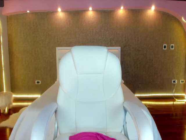 Live sex webcam photo for LannaSummer #271090352