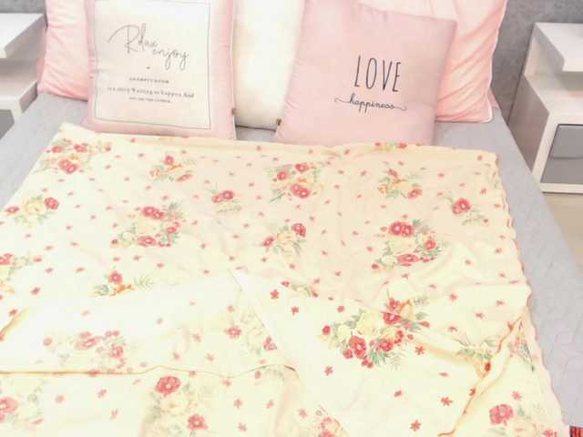 Live sex webcam photo for KHLOE-DM #271086742