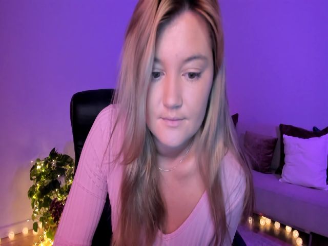 Live sex webcam photo for FIRE_ICE_EMMA #271081843