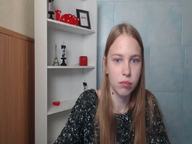 Live sex webcam photo for SshyTeen #271082562