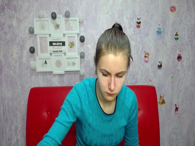 Live sex webcam photo for MollyTravis #271083833