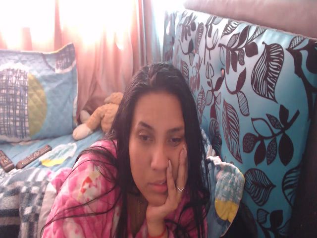 Live sex webcam photo for Gaby_blue #271087793