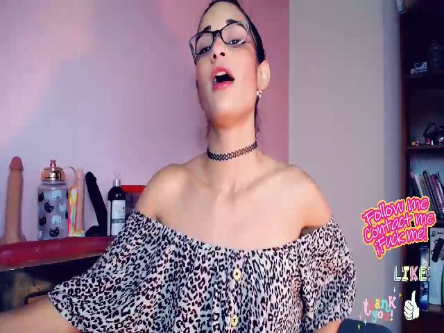 Live sex webcam photo for Katyperryy #271088858