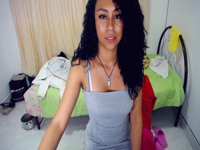 Live sex webcam photo for Vailot_cute #271094302