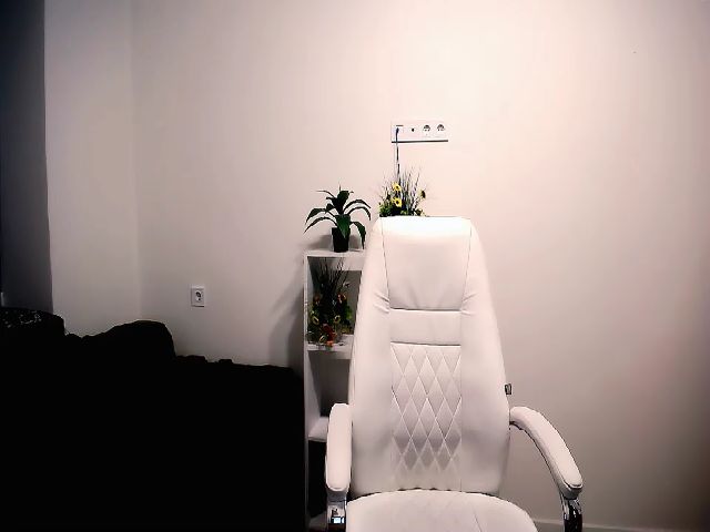 Live sex webcam photo for Viktoria_Vi #271092853