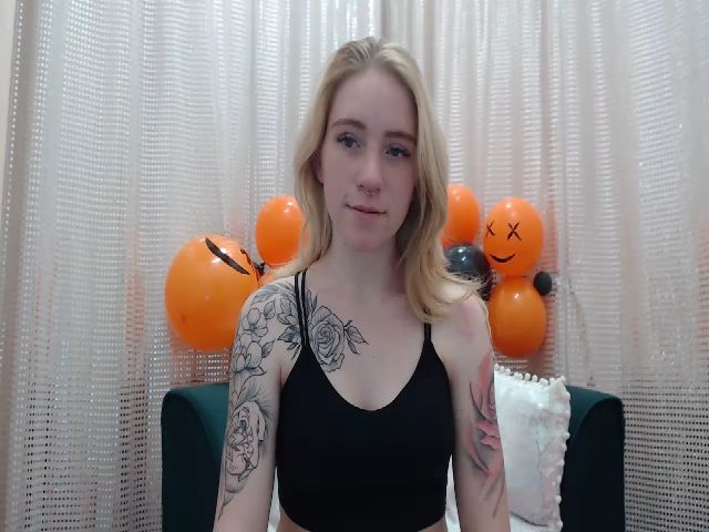 Live sex webcam photo for RedBerryy #271084214