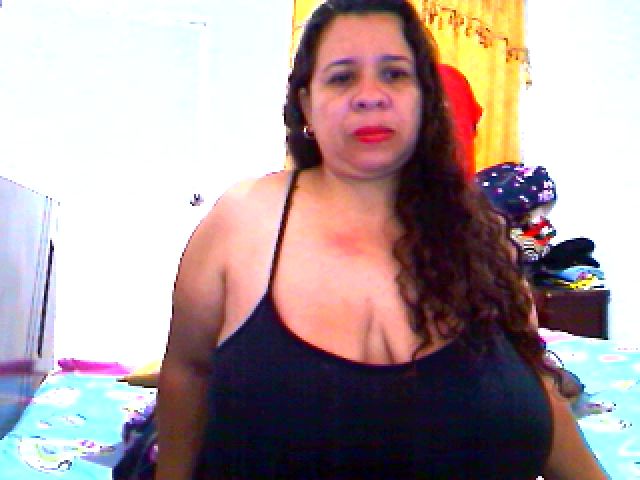 Live sex webcam photo for LatinaBigAss4 #271087417