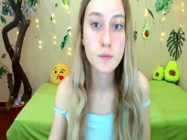 Live sex webcam photo for LinaRum__ #271084923