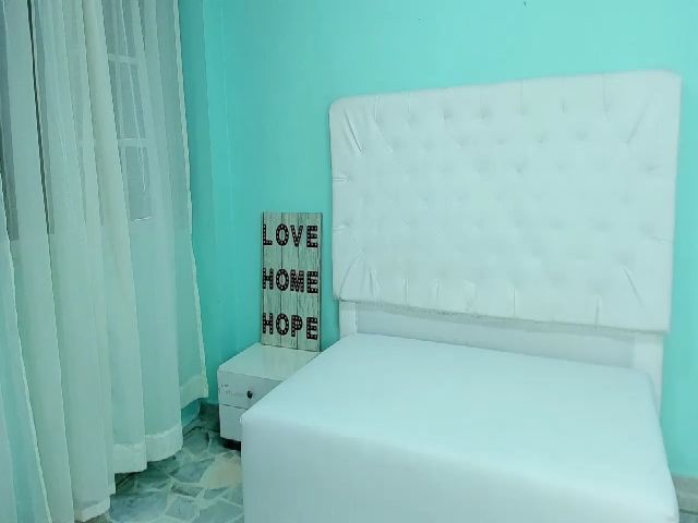 Live sex webcam photo for Ainohacarter #271087924