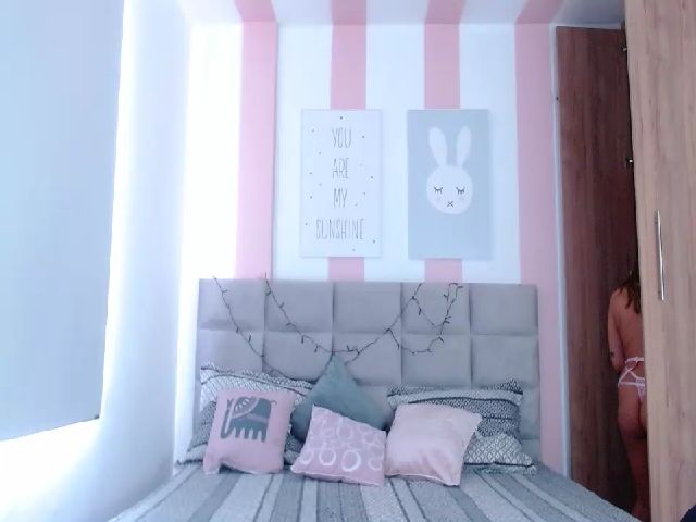 Live sex webcam photo for Gia_Mancini #271088519