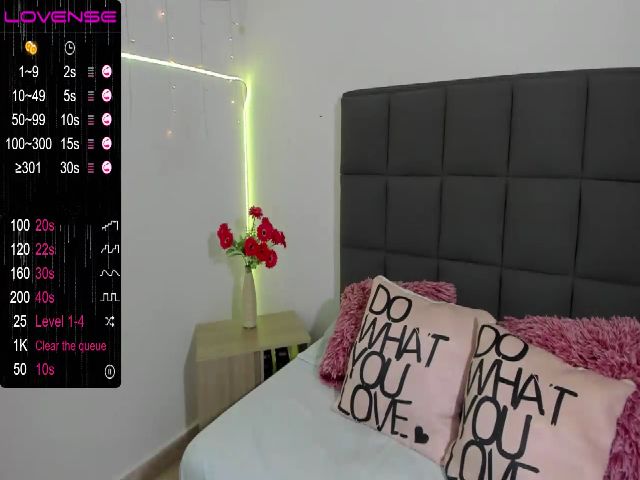Live sex webcam photo for Nicol_sofia_ #271093062