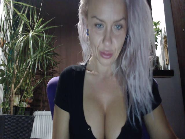 Live sex webcam photo for Sasha_Green #271079261