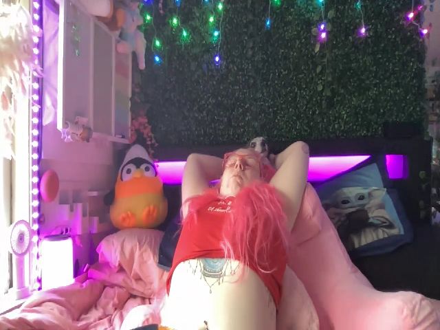 Live sex webcam photo for MsGrumpyCunt #271093958