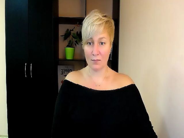 Live sex webcam photo for KailyMey #271089533