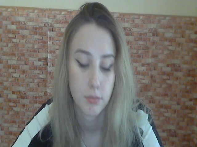 Live sex webcam photo for ModestBlonde #271087703