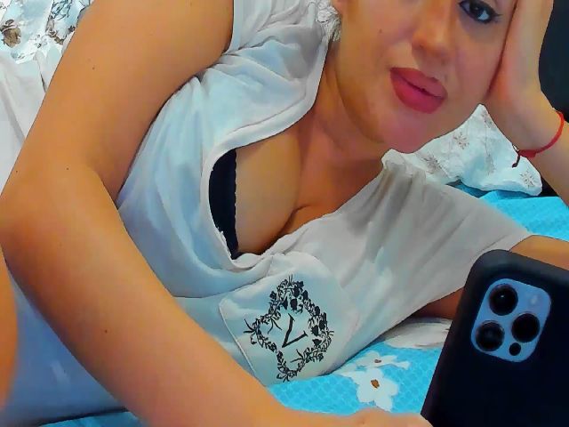 Live sex webcam photo for SophiaSanty #271092908