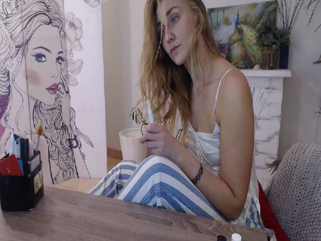 Live sex webcam photo for LiliaCrania #271093200