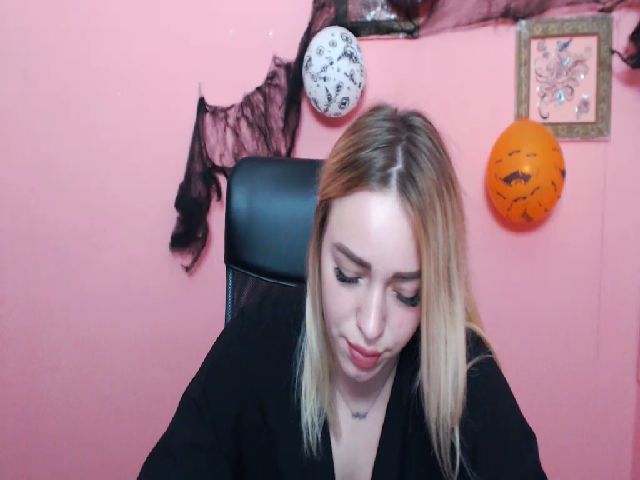 Live sex webcam photo for KetiLove_ #271093162