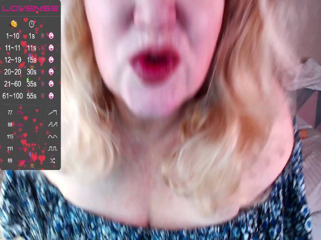 Live sex webcam photo for MarinaAbysss #271088195