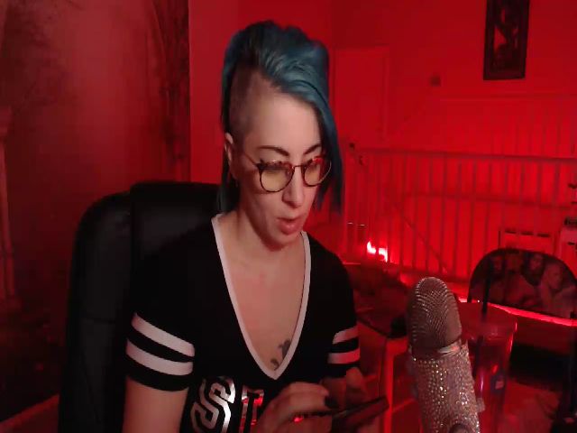 Live sex webcam photo for GoddessLilith #271081367