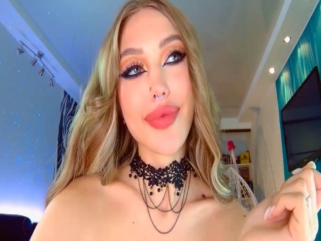 Live sex webcam photo for Babycaty #271079521